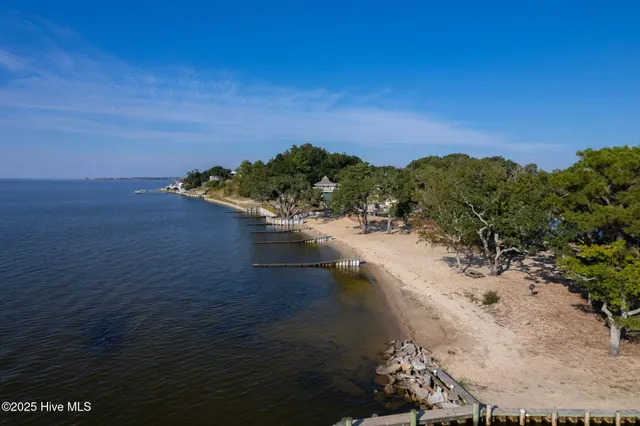 $464,000 | 106 William Tryon Court, Kill Devil Hills, NC 27948