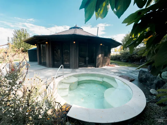 $5,800,000 | 4799a River Road, Buhl, ID 83316