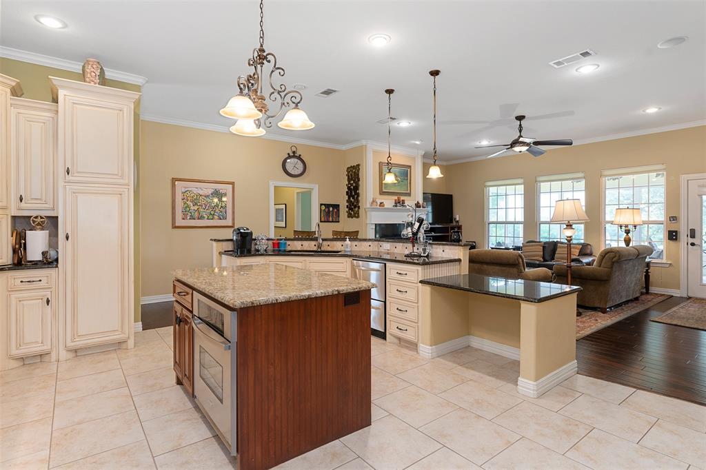 5270 Saddle Ridge Court Athens, TX 75752 - Photo 8 of 38