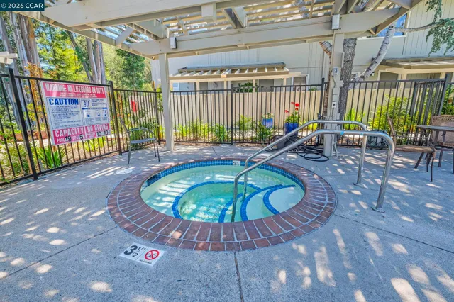 $2,300 | 73 Brookwood Road, Unit 48, Orinda, CA 94563