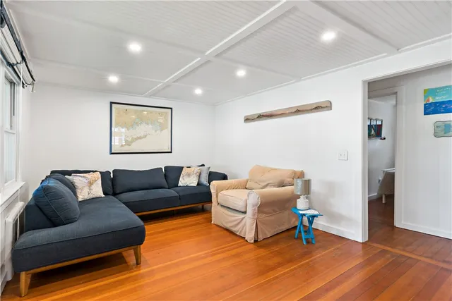 $2,000 | 39 Salt Pond Way, Westerly, RI 02891