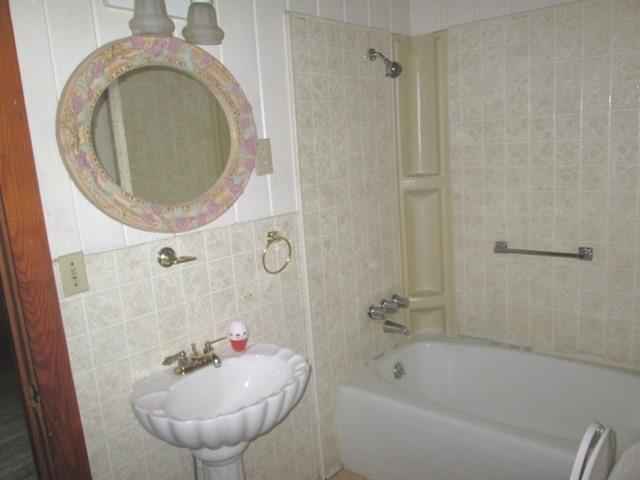 1381 Scott Lake Road Summerton, SC 29148 - Photo 5 of 14 017