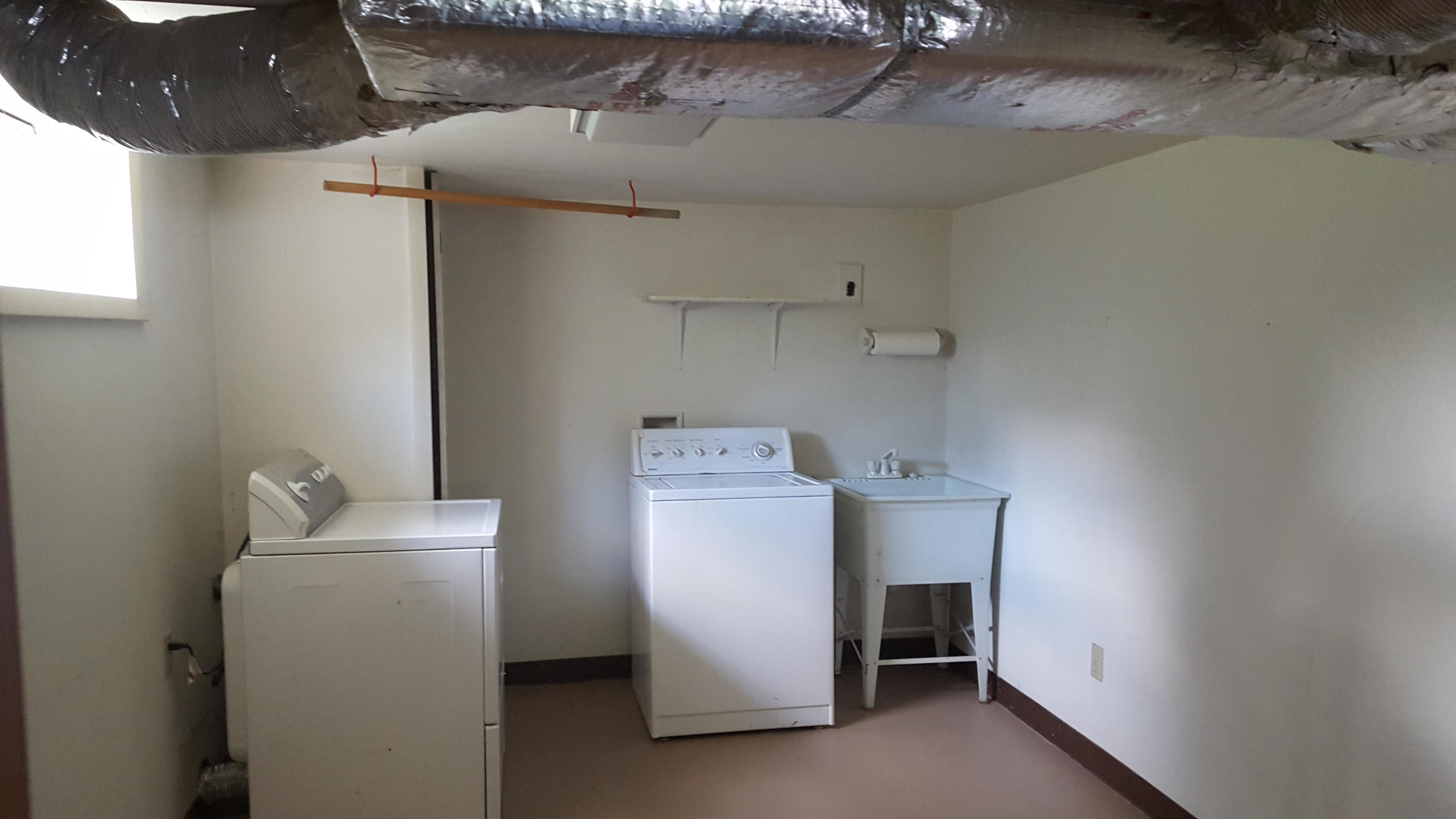 1410 Foust Carney Road Powell, TN 37849 - Photo 17 of 37 Laundry downstairs