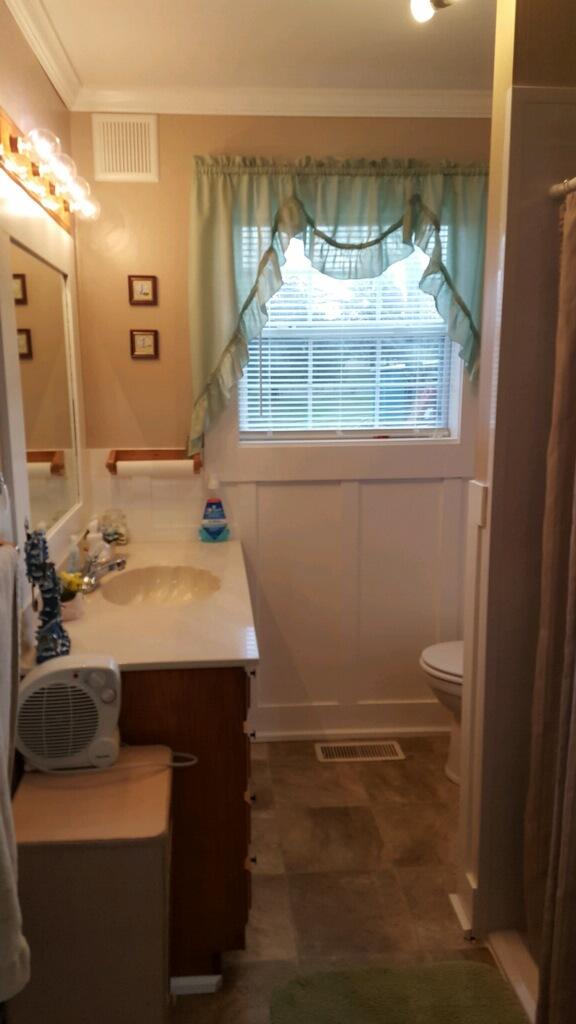 1410 Foust Carney Road Powell, TN 37849 - Photo 25 of 37 Main Bath