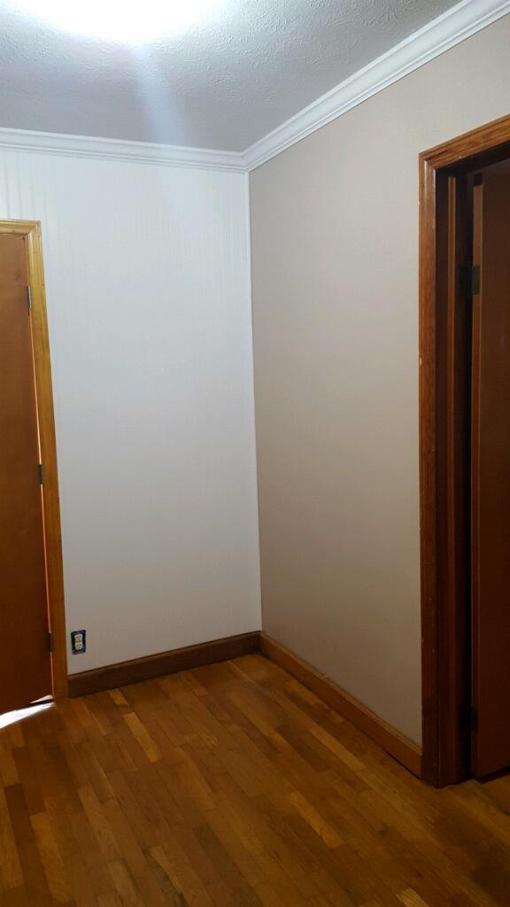 1410 Foust Carney Road Powell, TN 37849 - Photo 27 of 37 Hallway to main bath
