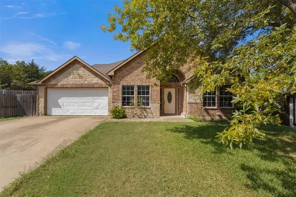 $350,000 | 490 Lynne Drive, Rockwall, TX 75032