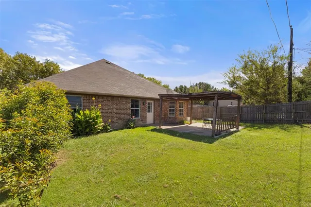 $360,000 | 490 Lynne Drive, Rockwall, TX 75032