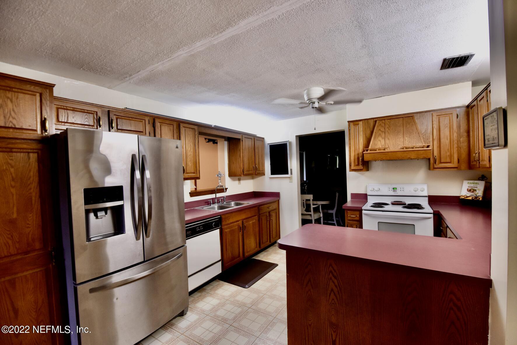 1840 Lindsey Road Jacksonville, FL 32221 - Photo 14 of 30 Kitchen