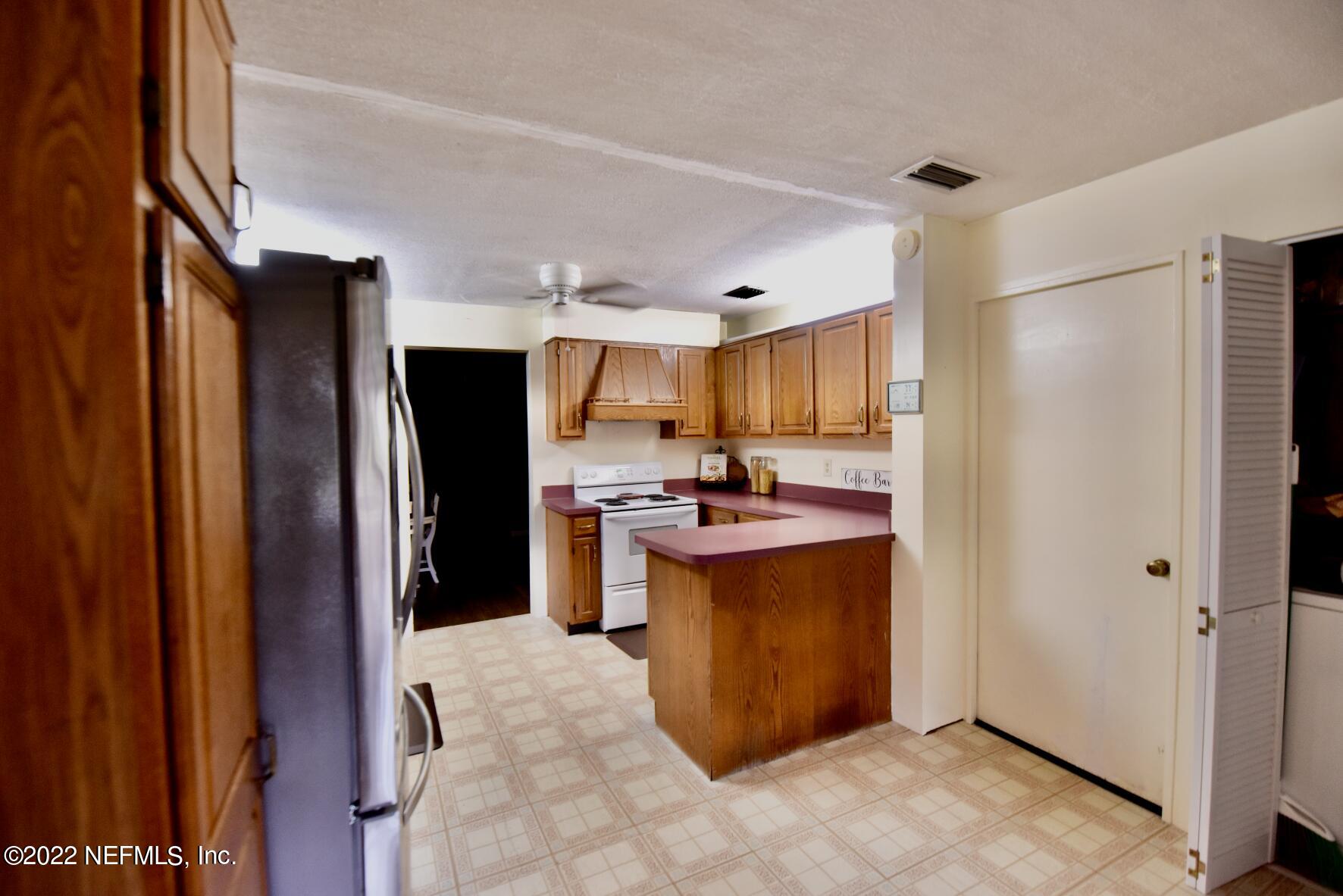 1840 Lindsey Road Jacksonville, FL 32221 - Photo 16 of 30 Kitchen