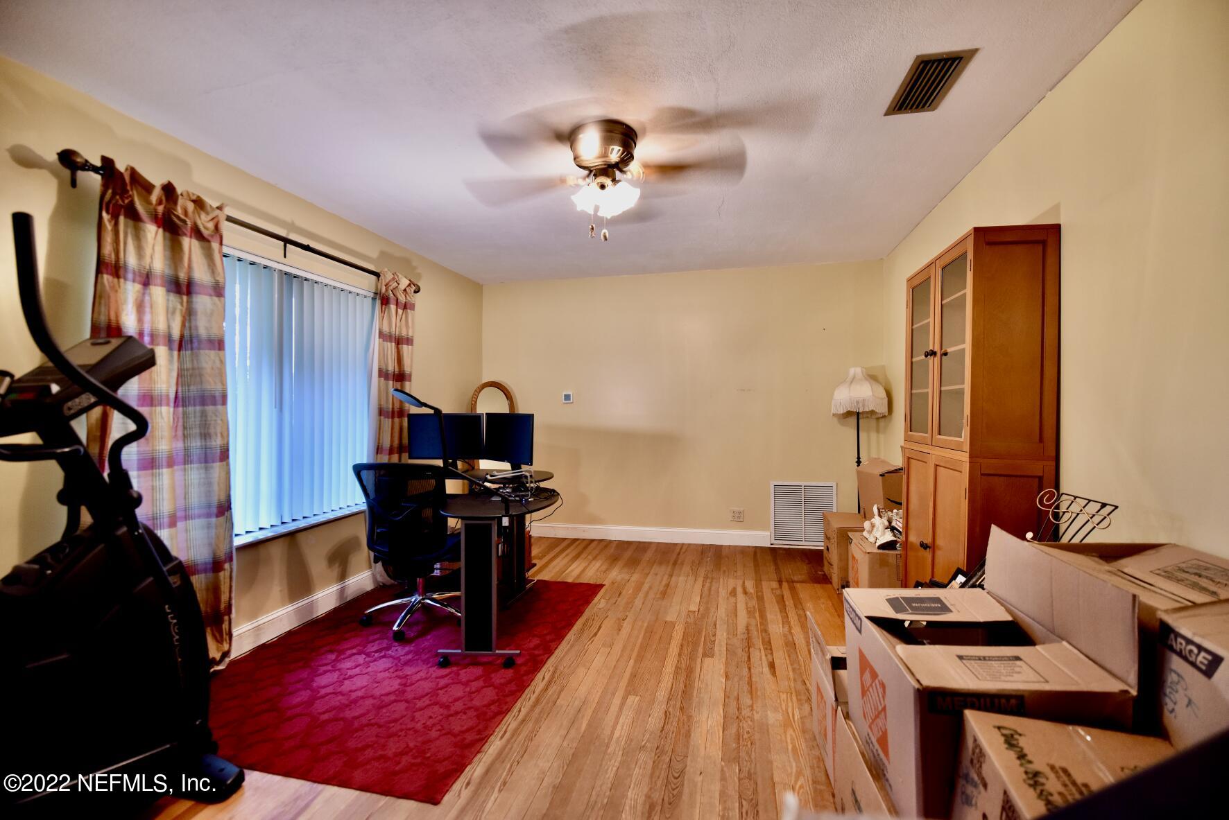 1840 Lindsey Road Jacksonville, FL 32221 - Photo 19 of 30 Living room