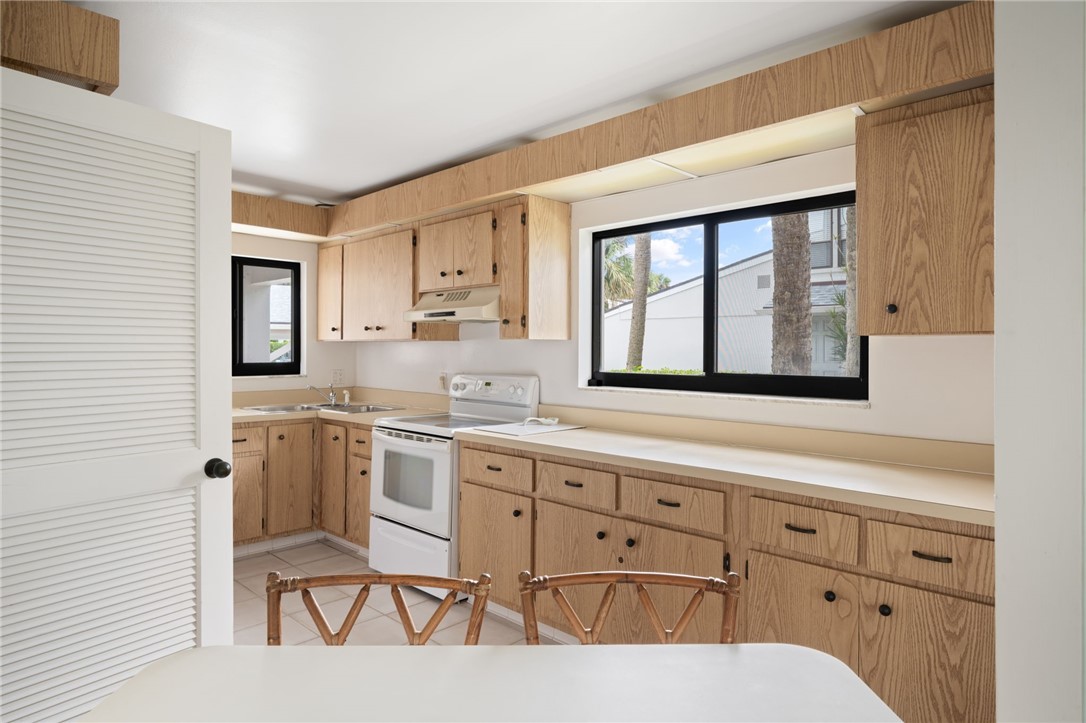 1155 Reef Road, Unit C1 Vero Beach, FL 32963 - Photo 11 of 35 Gallery Image 11
