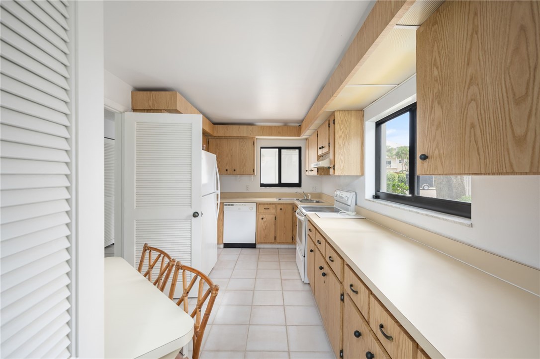 1155 Reef Road, Unit C1 Vero Beach, FL 32963 - Photo 12 of 35 Gallery Image 12