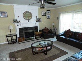 216 Saxon Court Rochester, MI 48307 - Photo 9 of 23 Great Room