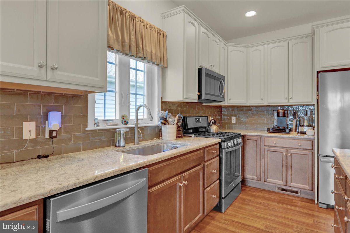 417 Resolution Drive Lititz, PA 17543 - Photo 14 of 43 Ample Counter Space for Food Preparation.