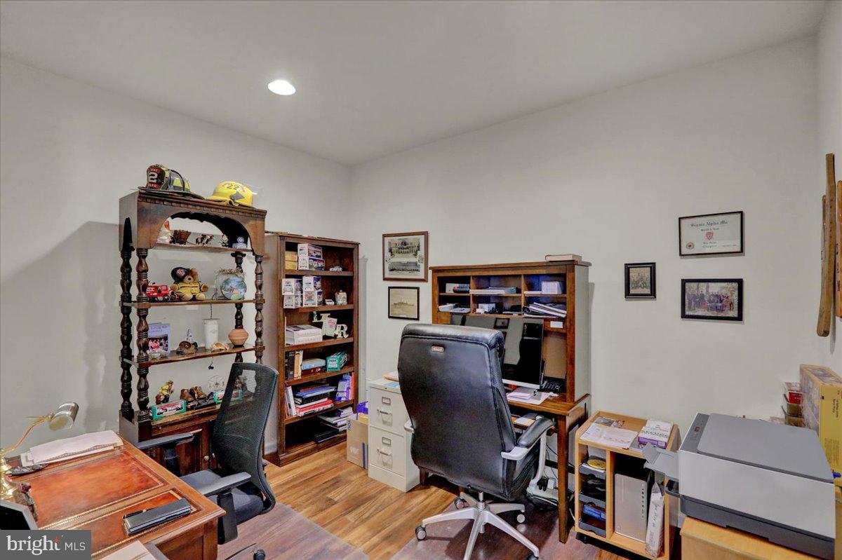 417 Resolution Drive Lititz, PA 17543 - Photo 9 of 43 Convenient First Floor Private Office Space.