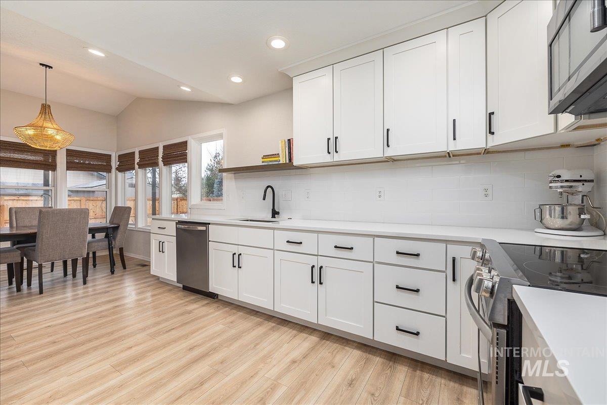 4638 North Marcliffe Way Boise, ID 83704 - Photo 11 of 27