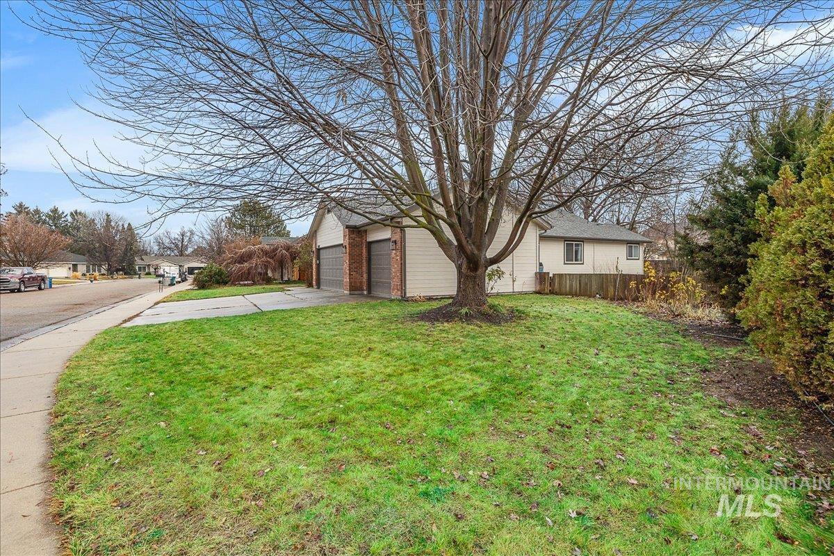 4638 North Marcliffe Way Boise, ID 83704 - Photo 3 of 27