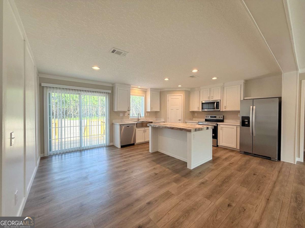 5240 Owens Road Blackshear, GA 31516 - Photo 4 of 24 Gallery Image 4