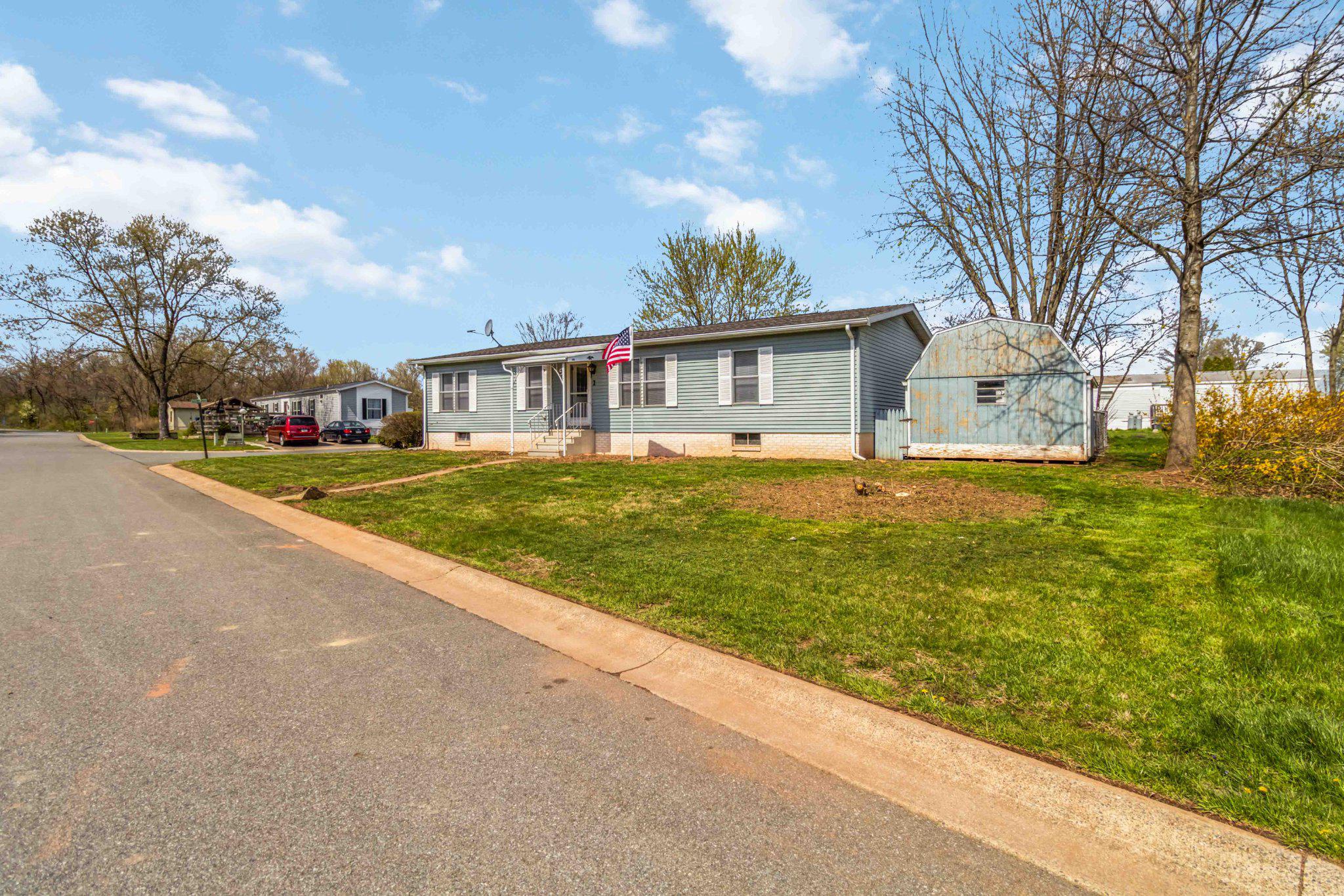 2 Rose Avenue Middletown, PA 17057 - Photo 4 of 25 Charming home with large lot. Leased Land