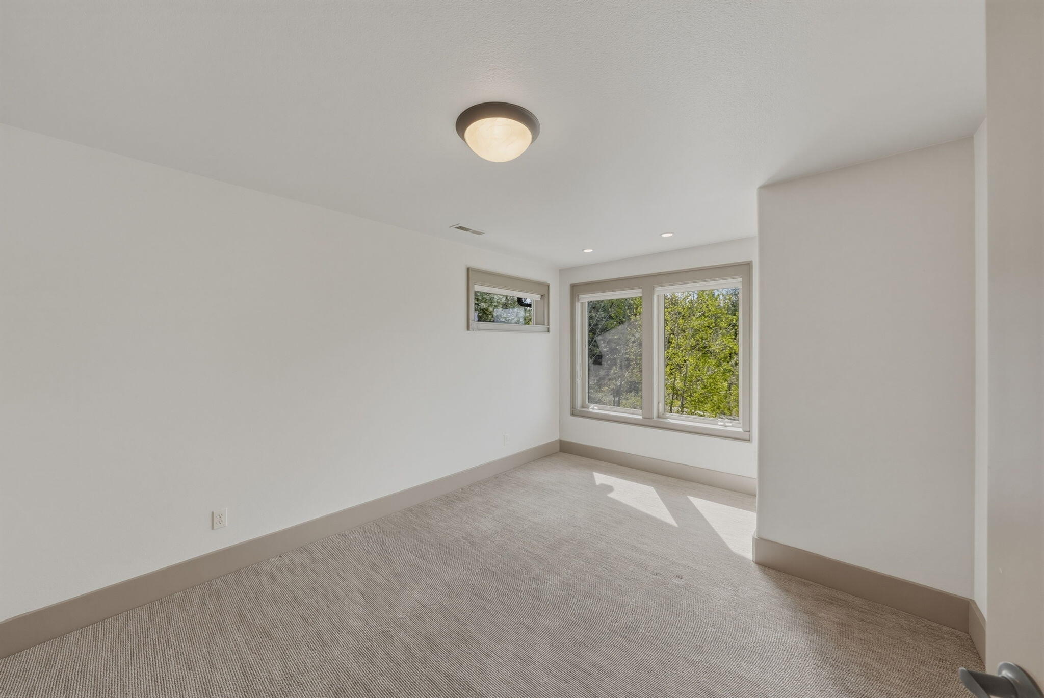 240 Northwest Skyliner Summit Loop Bend, OR 97703 - Photo 65 of 77 JUNIOR SUITE #4