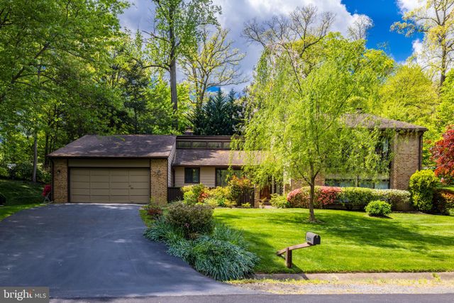 $1,525,000 | 7321 Hooking Road, McLean, VA 22101