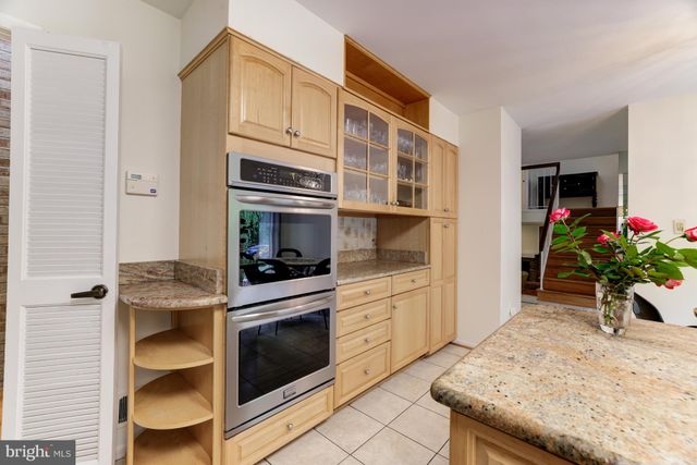 $1,525,000 | 7321 Hooking Road, McLean, VA 22101