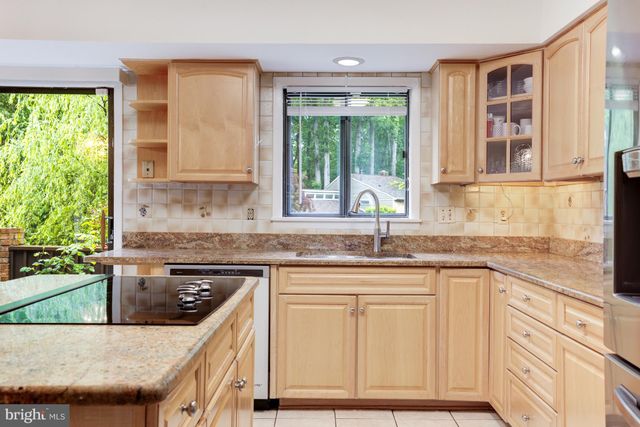 $1,525,000 | 7321 Hooking Road, McLean, VA 22101