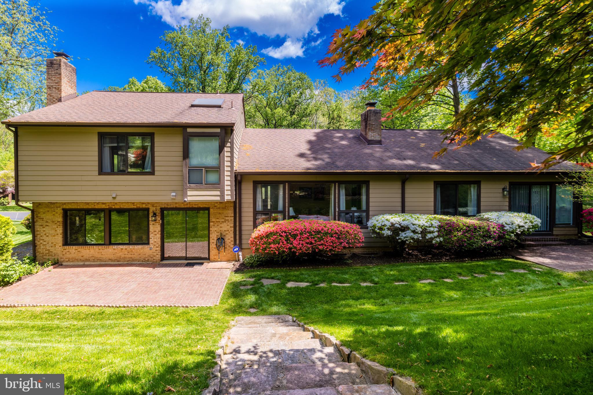 7321 Hooking Road McLean, VA 22101 - Photo 2 of 40