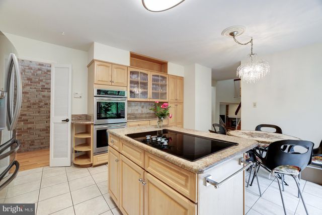 $1,525,000 | 7321 Hooking Road, McLean, VA 22101