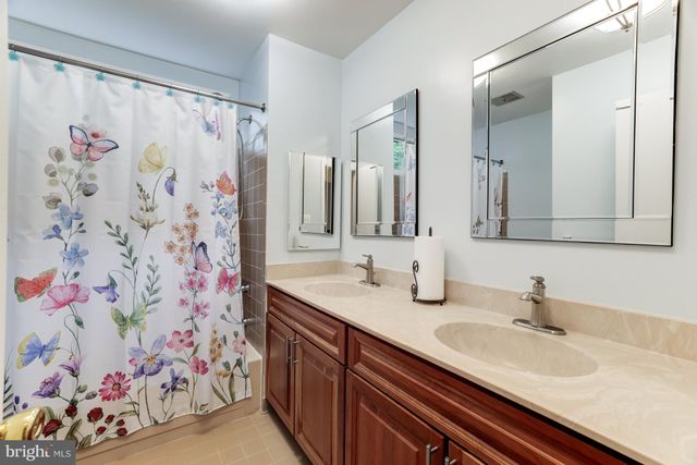 $1,525,000 | 7321 Hooking Road, McLean, VA 22101