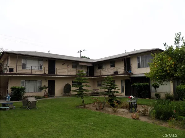 $1,425,000 | 414 East 61st Street, Long Beach, CA 90805