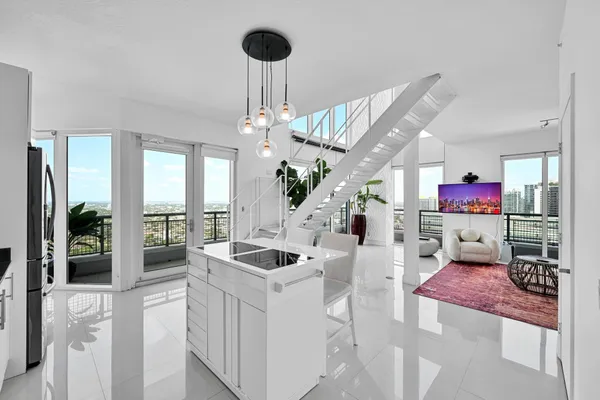 $6,000 | 60 Southwest 13th Street, Unit 4013, Miami, FL 33130