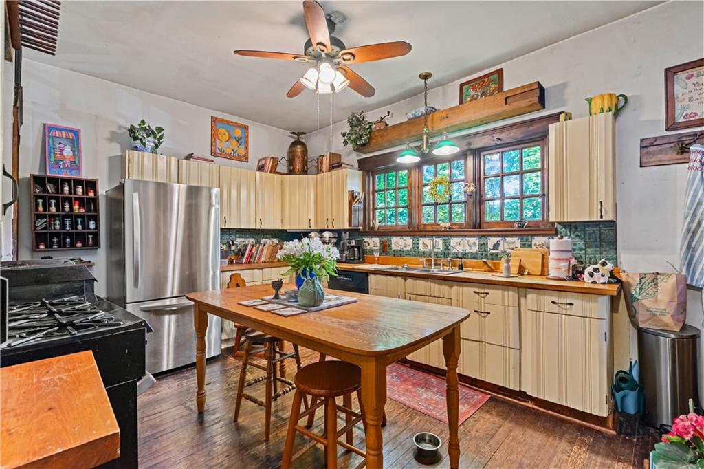 9345 Highland Road Pittsburgh, PA 15237 - Photo 20 of 39 Gallery Image 20