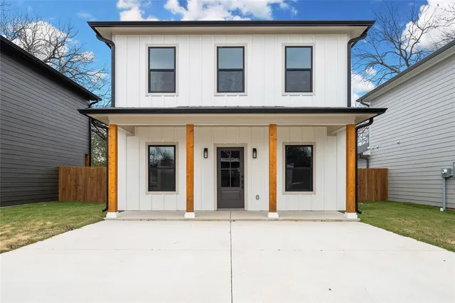 $339,900 | 305 Live Oak Street, Valley Mills, TX 76689