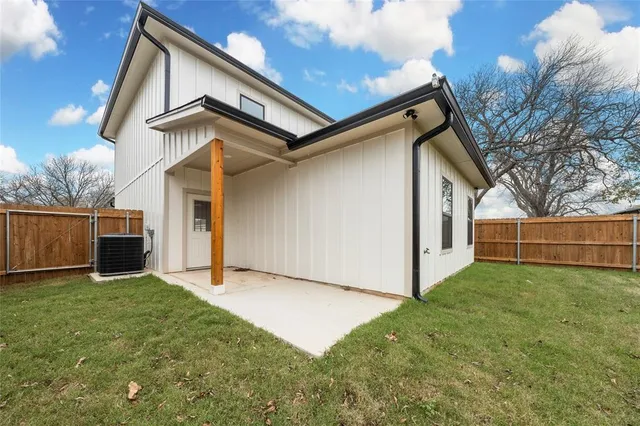 $339,900 | 305 Live Oak Street, Valley Mills, TX 76689