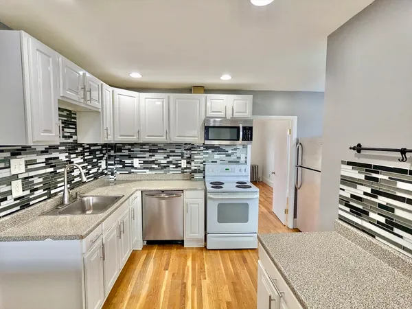 $2,700 | 161 Webster Street, Unit 2, Malden, MA 02148
