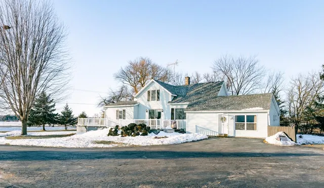 $389,900 | W7759 County Road North, Van Dyne, WI 54979