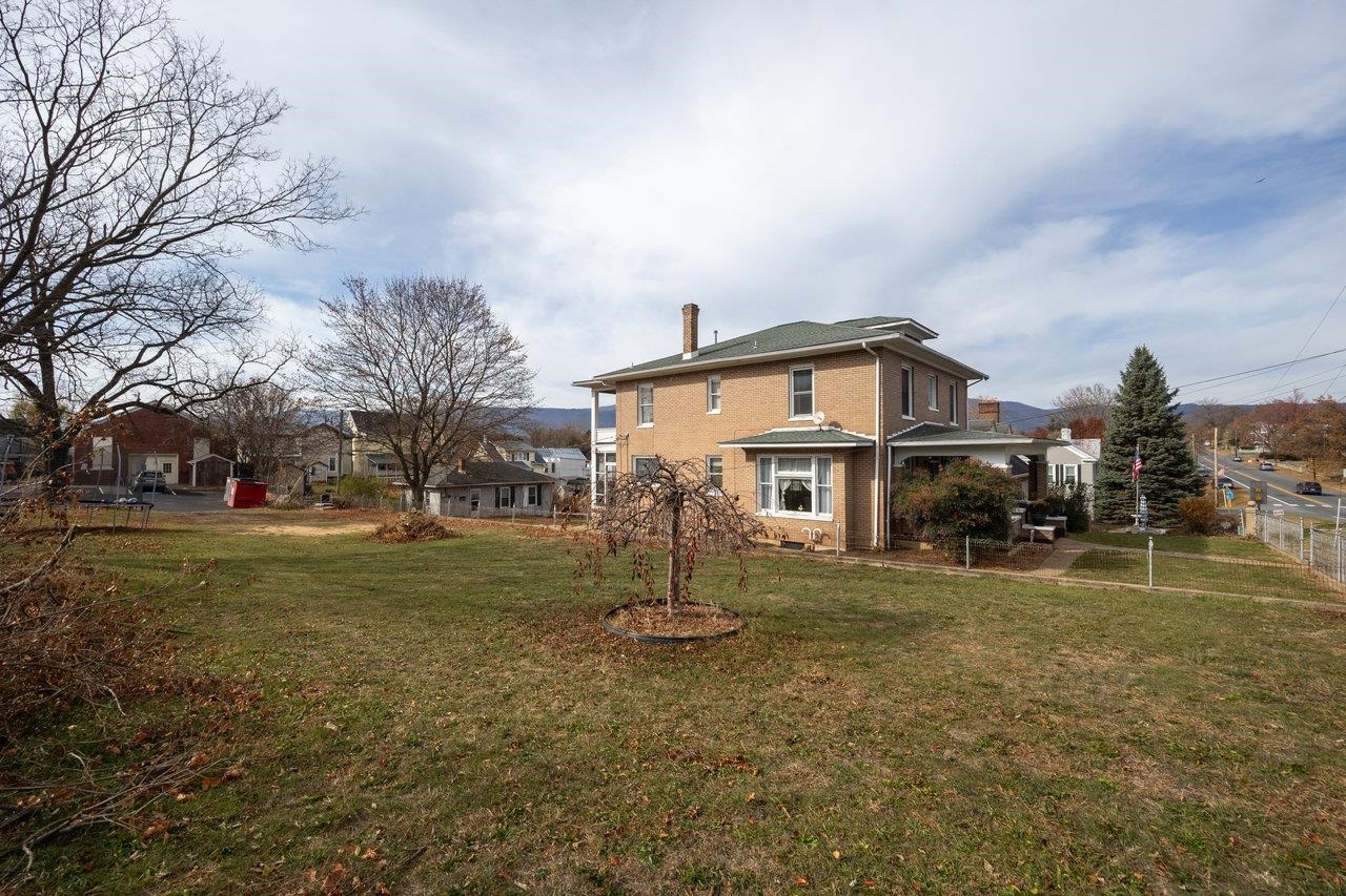 515 Fourth Street Shenandoah, VA 22849 - Photo 50 of 51 a house view with a garden space