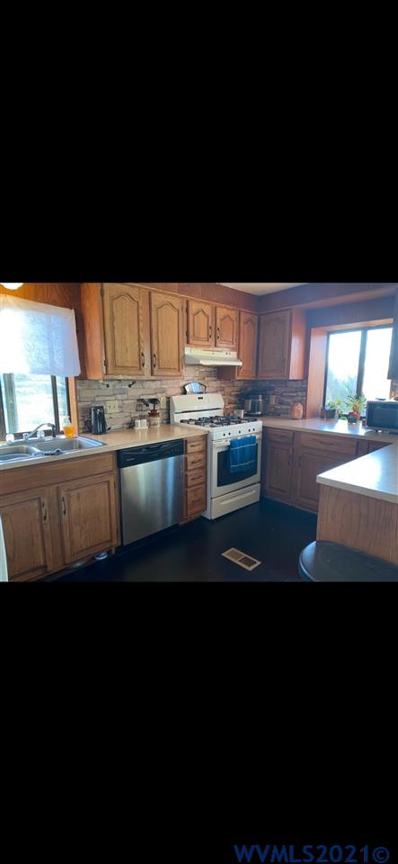 2390 Elliott Road Dallas, OR 97338 - Photo 9 of 21 Gallery Image 9
