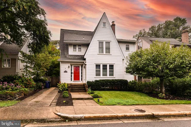$5,100 | 209 West Myrtle Street, Alexandria, VA 22301