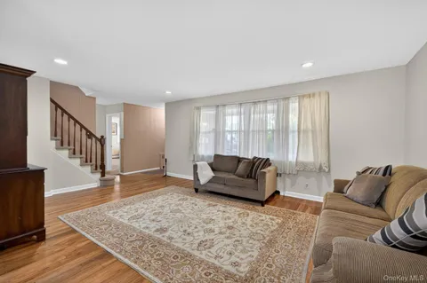 $799,000 | 567 Pearl Street, Oceanside, NY 11572