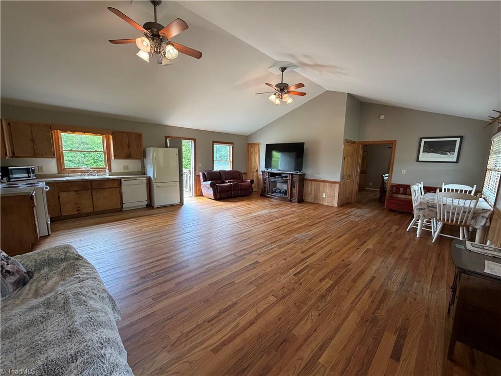 202 Roby Fulk Road Pinnacle, NC 27043 - Photo 5 of 49