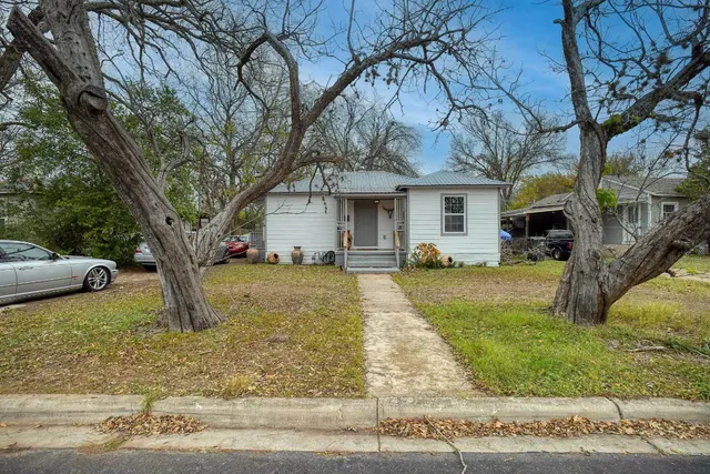 $279,500 | 1701 Garfield Street, Bastrop, TX 78602