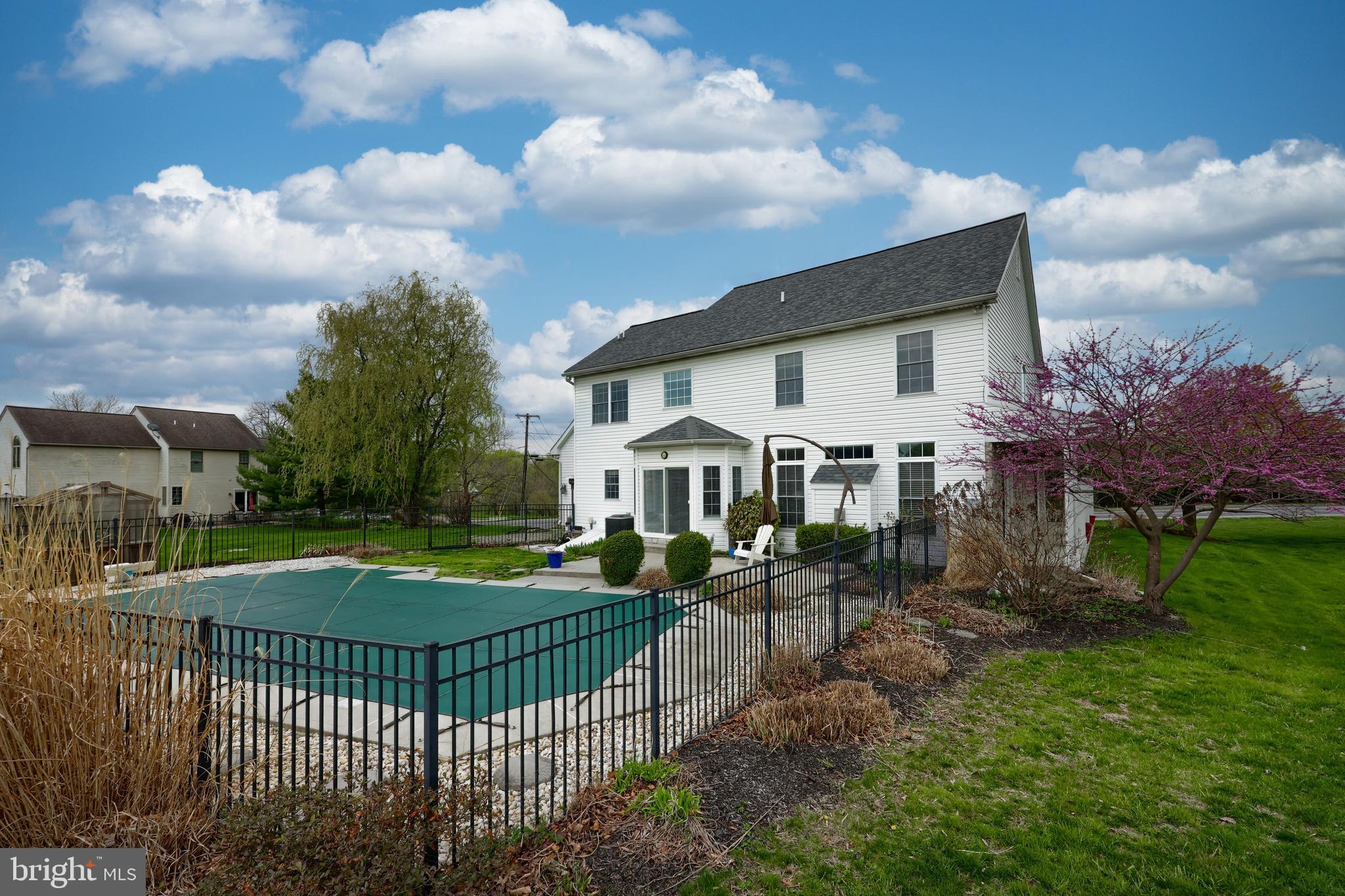 1860 Windy Hill Road Lancaster, PA 17602 - Photo 4 of 71 a front view of house with yard and trees