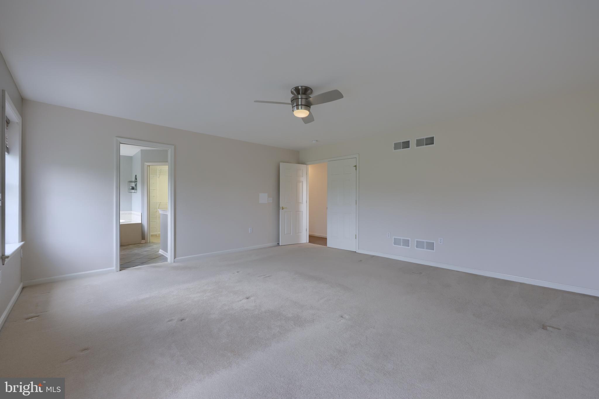 1860 Windy Hill Road Lancaster, PA 17602 - Photo 47 of 71 an empty room with windows and closet
