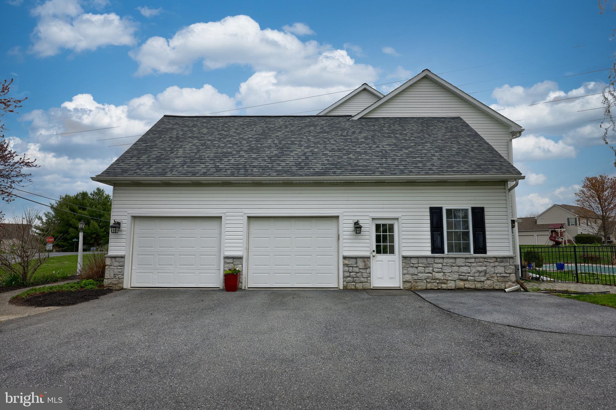 1860 Windy Hill Road Lancaster, PA 17602 - Photo 10 of 71