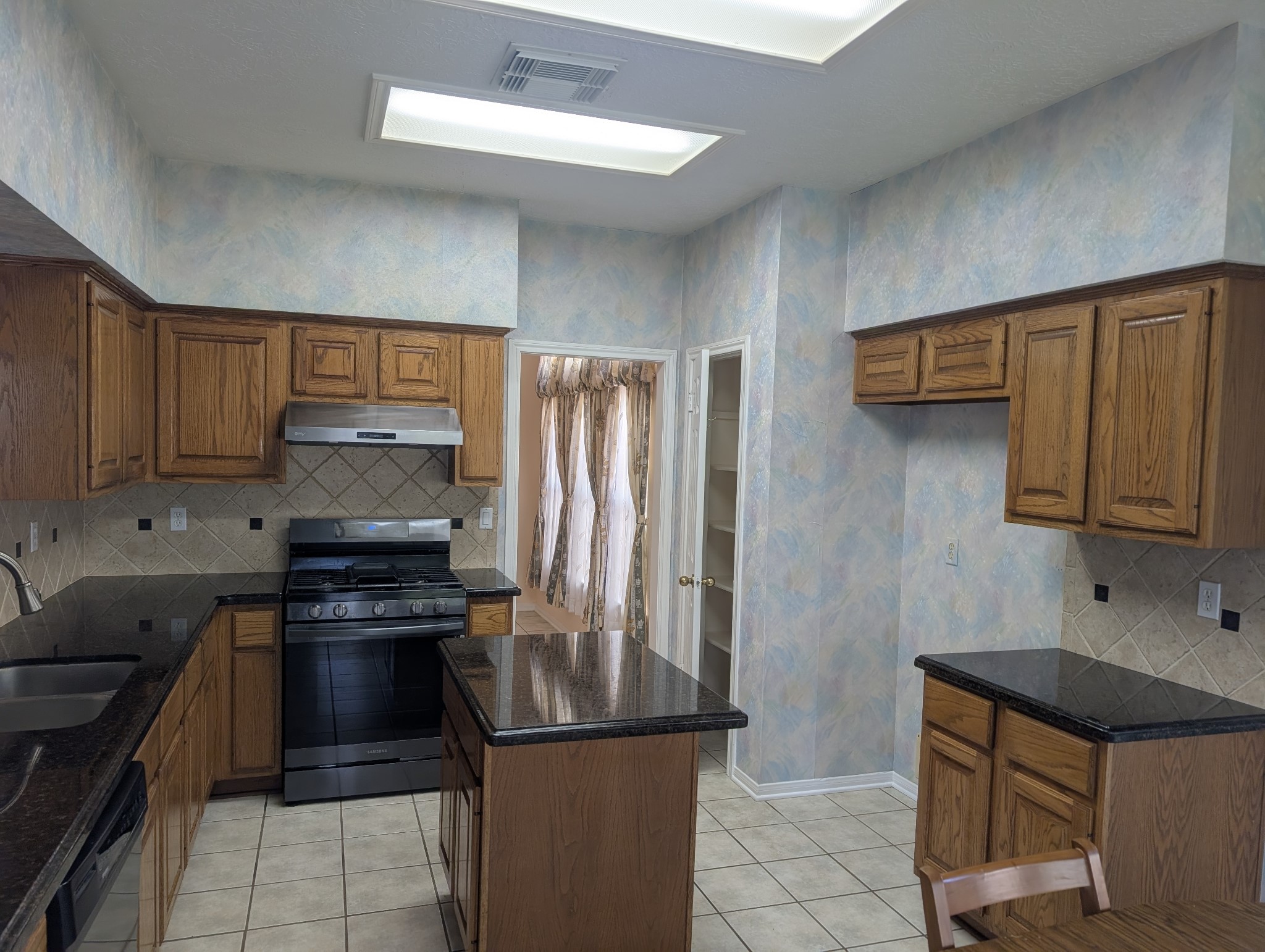 14407 Shannon Ridge Road Houston, TX 77062 - Photo 5 of 18