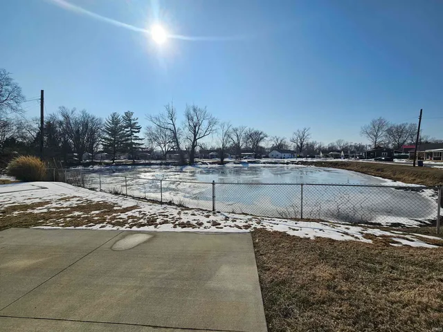 $189,900 | 1 Hunter Court, Vincennes, IN 47591