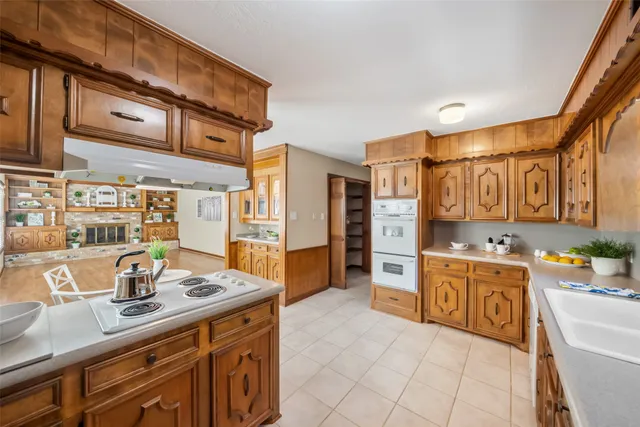 $250,000 | 407 South Rivershire Drive, Conroe, TX 77304