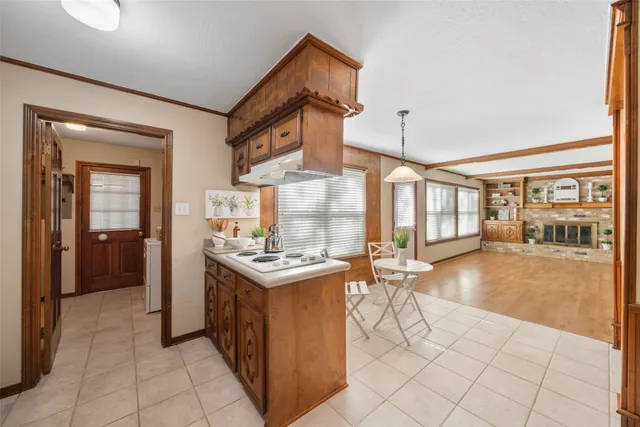 $250,000 | 407 South Rivershire Drive, Conroe, TX 77304